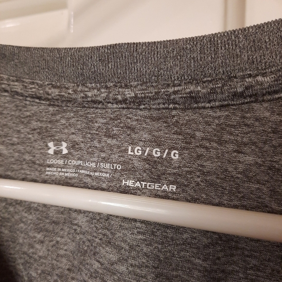 Under Armour Heatgear Heather Gray V-Neck Top Size Large Women's - Picture 3 of 7